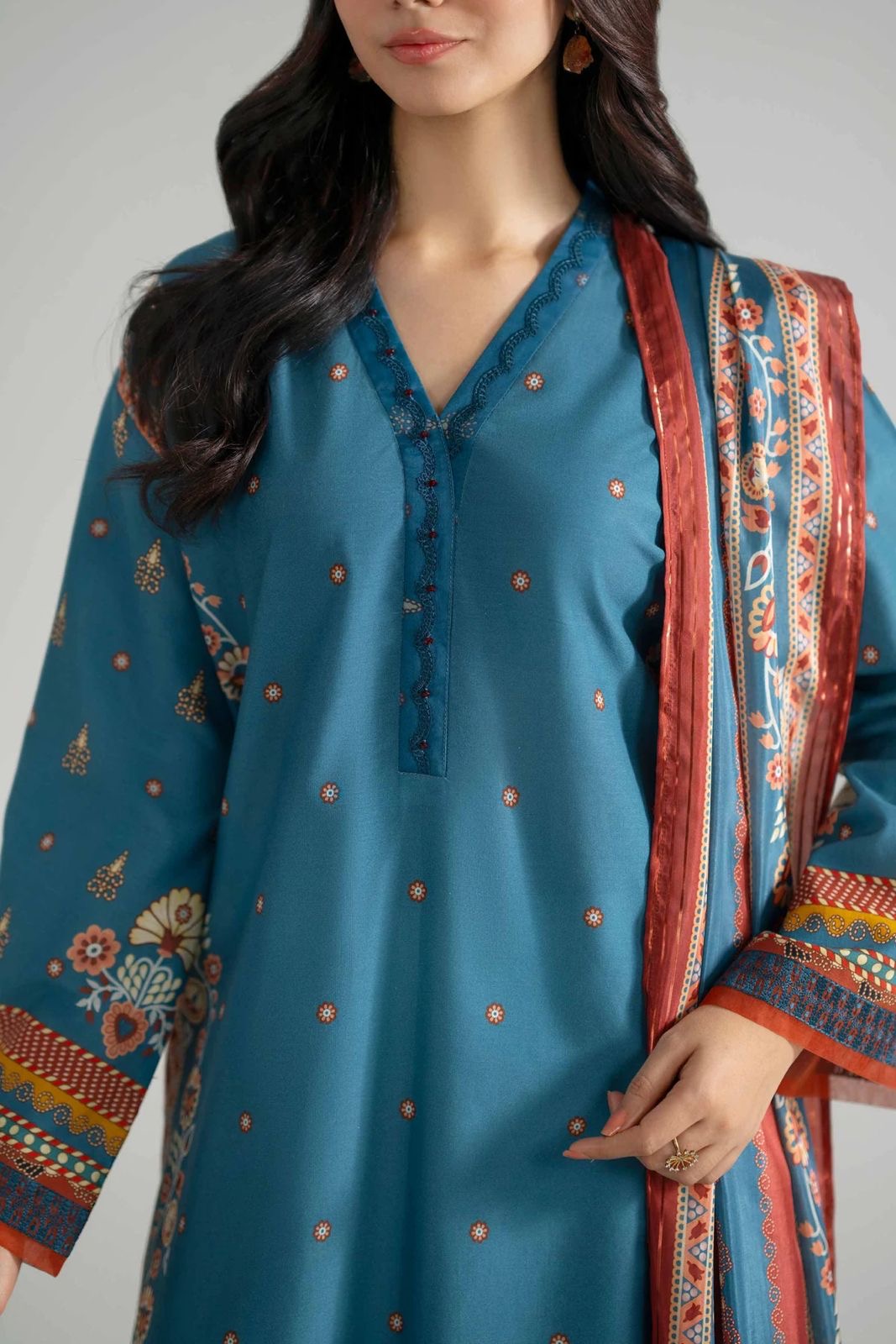 2 PIECE - EMBROIDERED SUIT — view 4