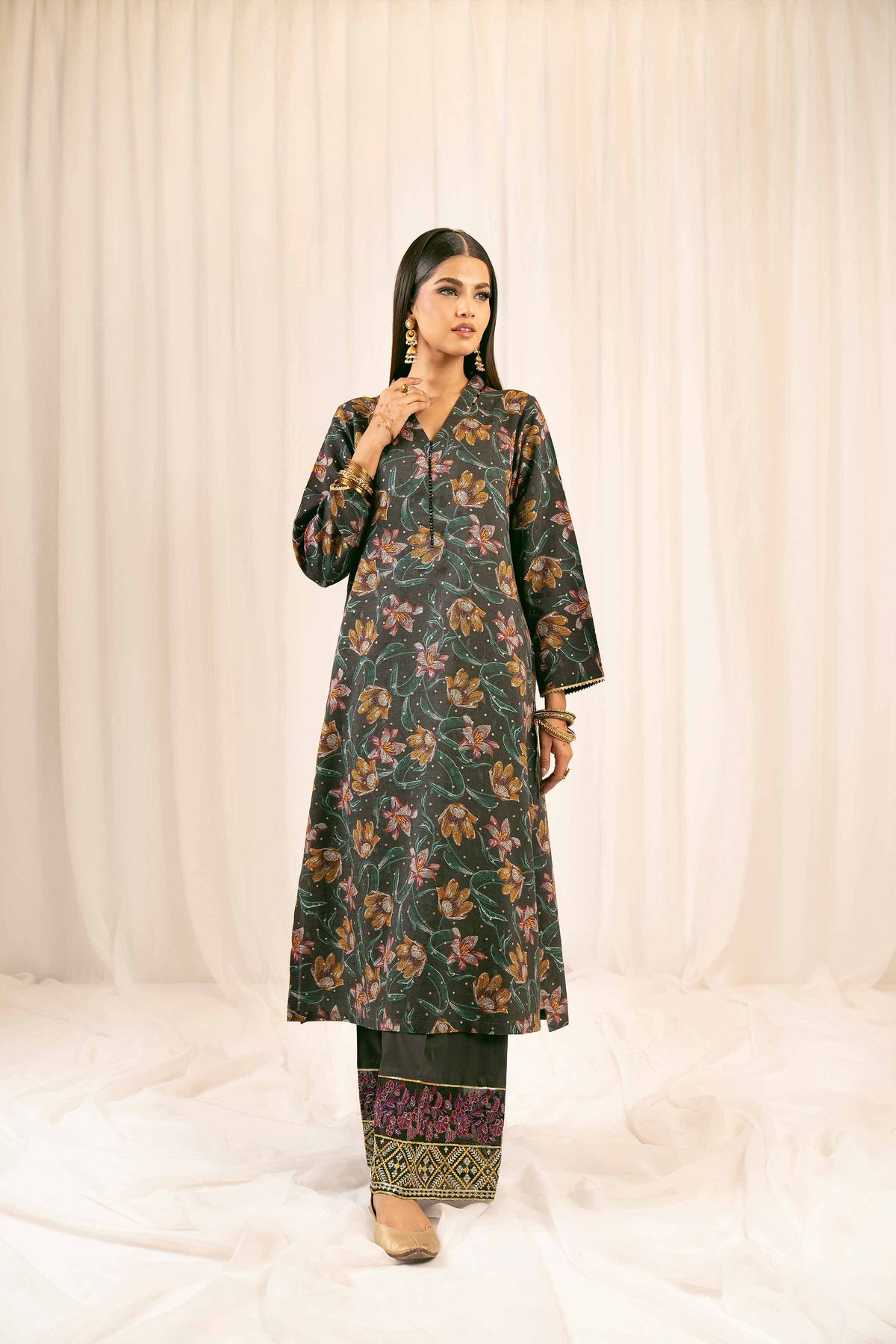2 PIECE - PRINTED EMBROIDERED SUIT -